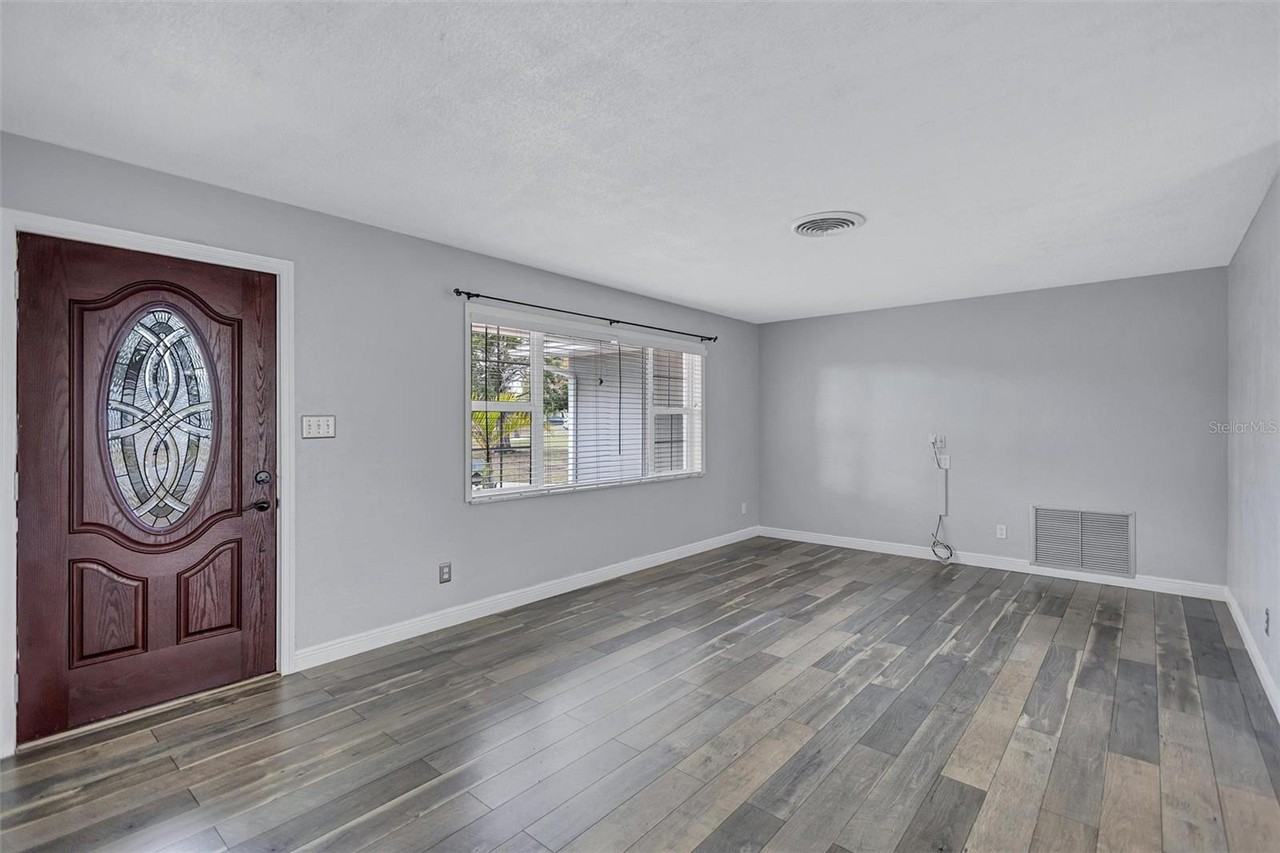 2544 Burnice Dr - Photo 5 of 38