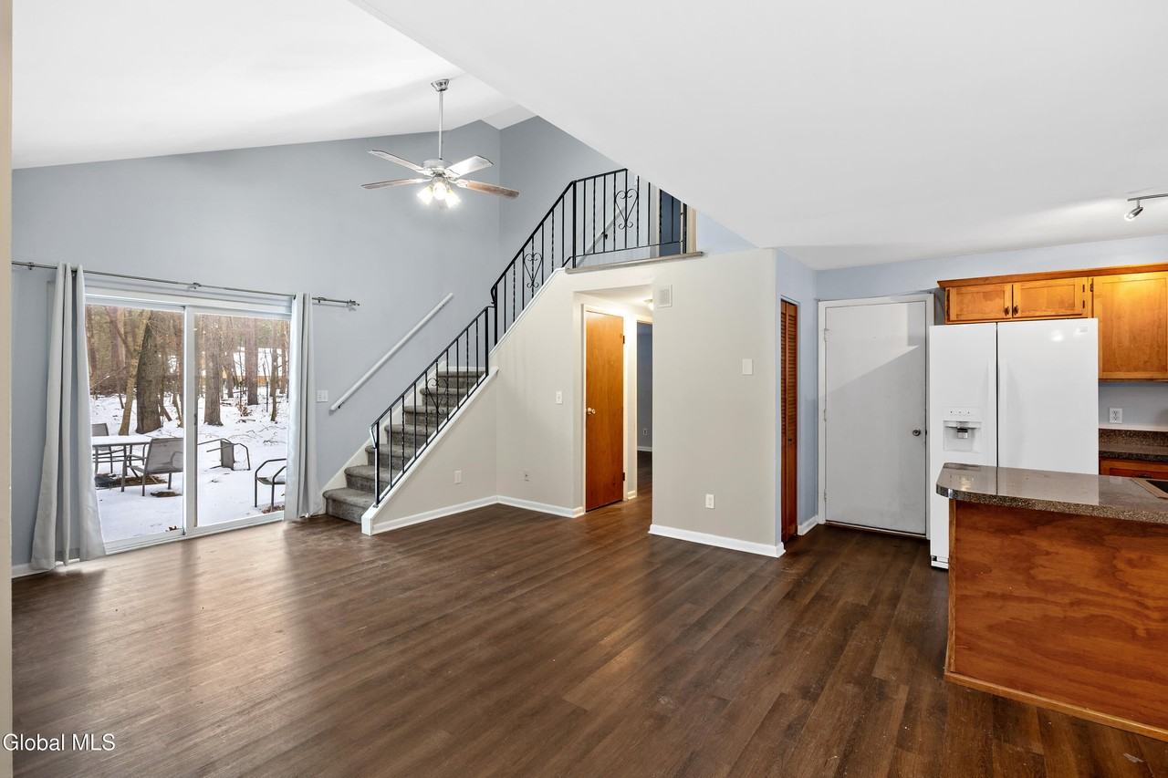 9 Wake Robin Rd - Photo 5 of 18