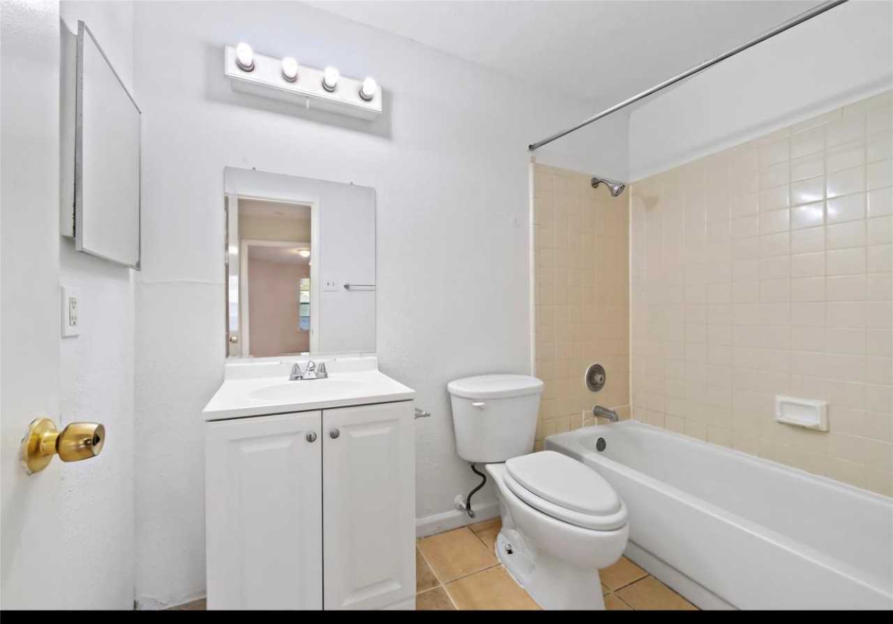 9797 Leawood Blvd Boulevard #203 - Photo 7 of 11