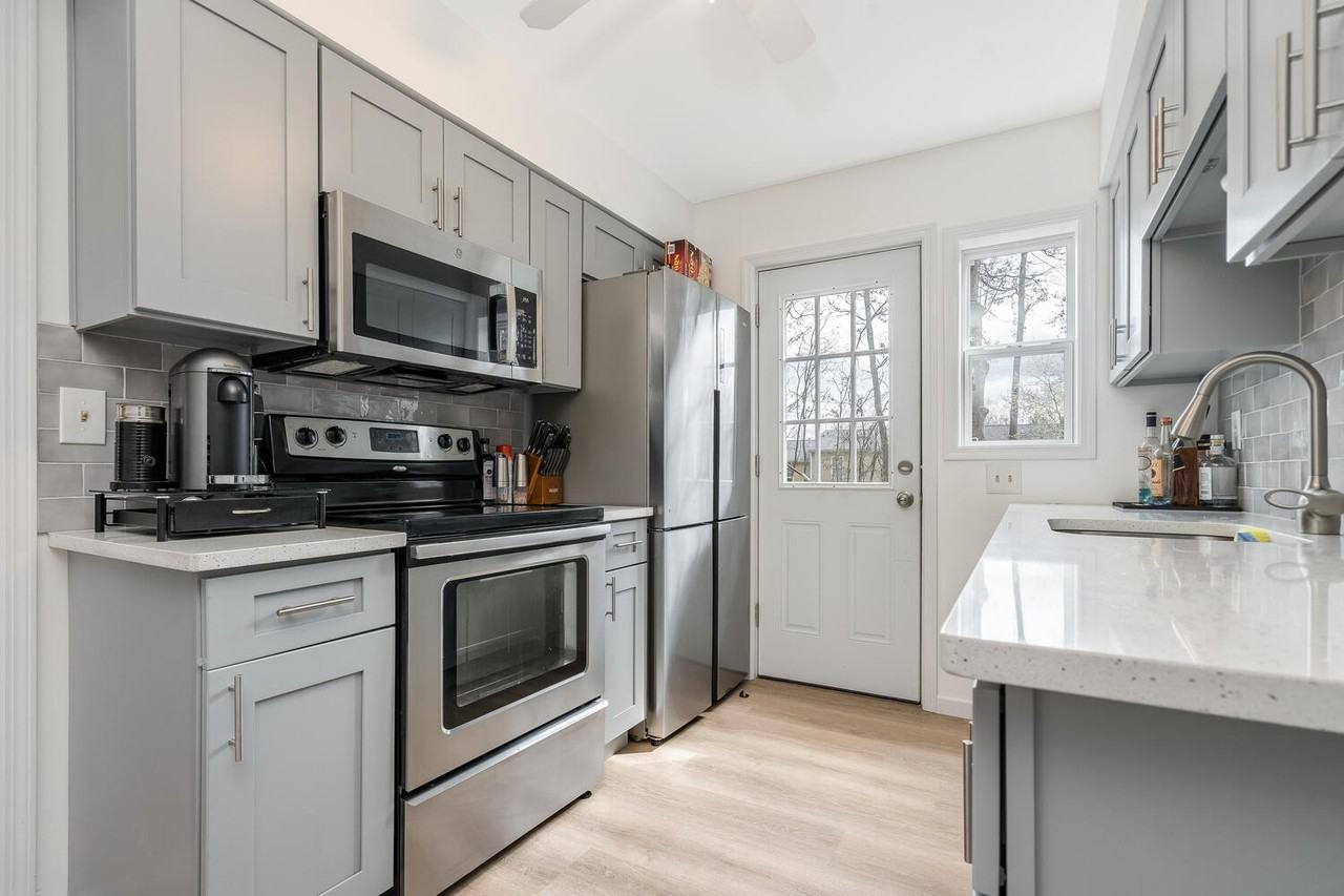 17 Youngs Dr #19 - Photo 5 of 18