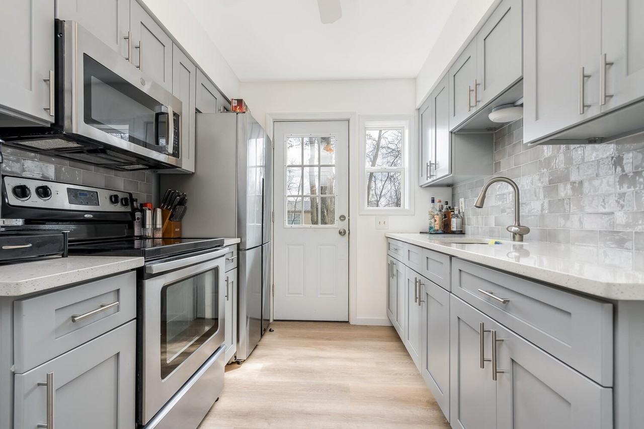 17 Youngs Dr #19 - Photo 6 of 18