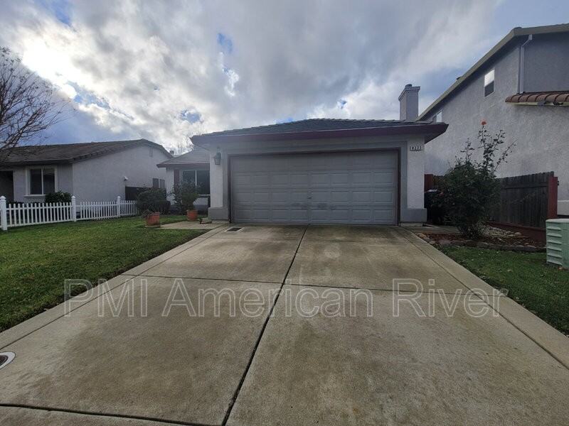 8233 Windmill Oaks Pl - Photo 2 of 21