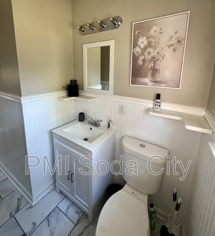 3615 Truman St - Photo 2 of 23