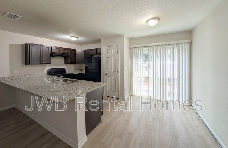 10961 Hidden Haven Ct - Photo 4 of 17