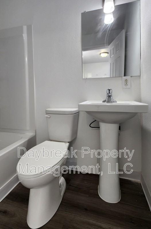 1211 11 1/2 St N - Photo 7 of 8