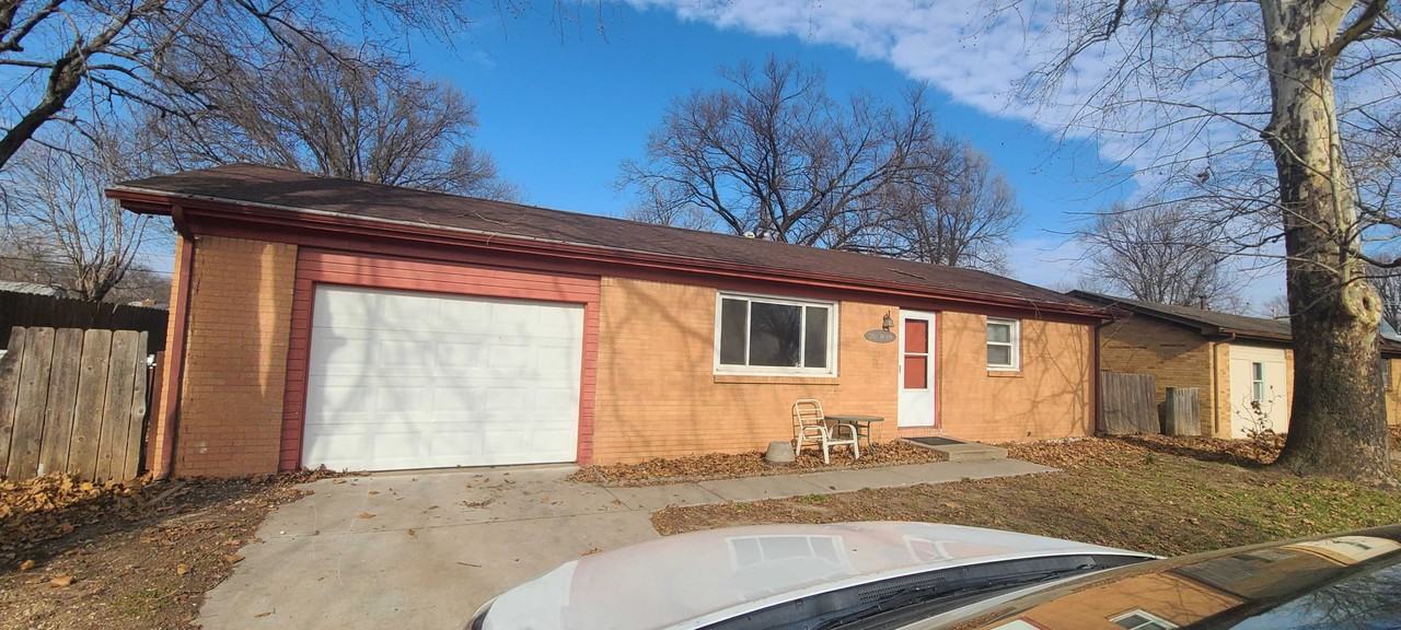 344 W 4th St #1 - Photo 2 of 3