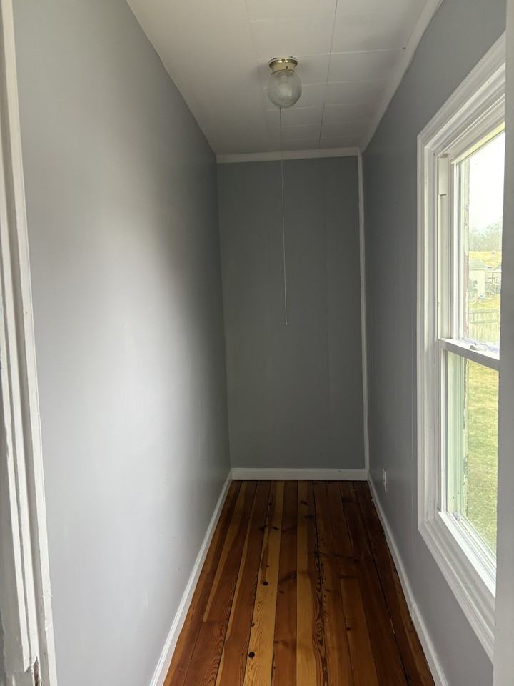 233 Lee St - Photo 2 of 20