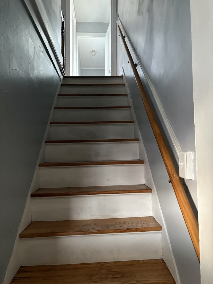 233 Lee St - Photo 4 of 20