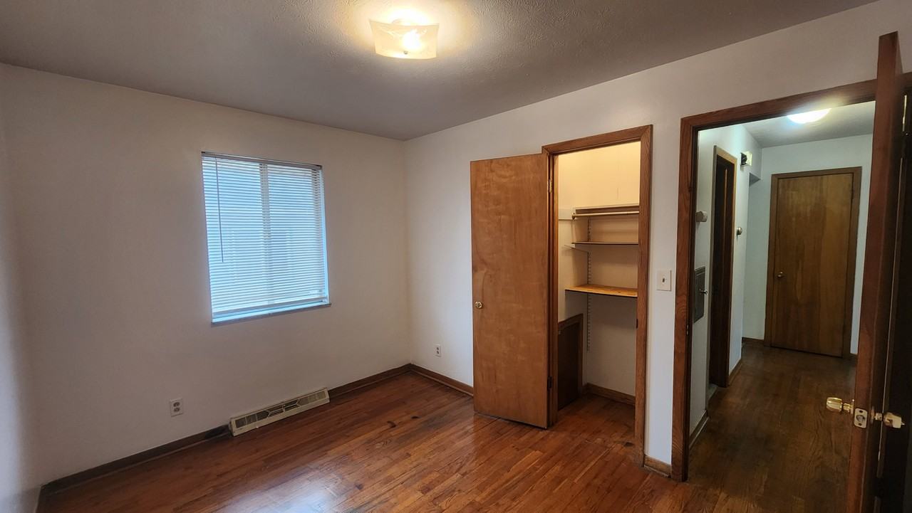 611 Gibbs Rd - Photo 2 of 12