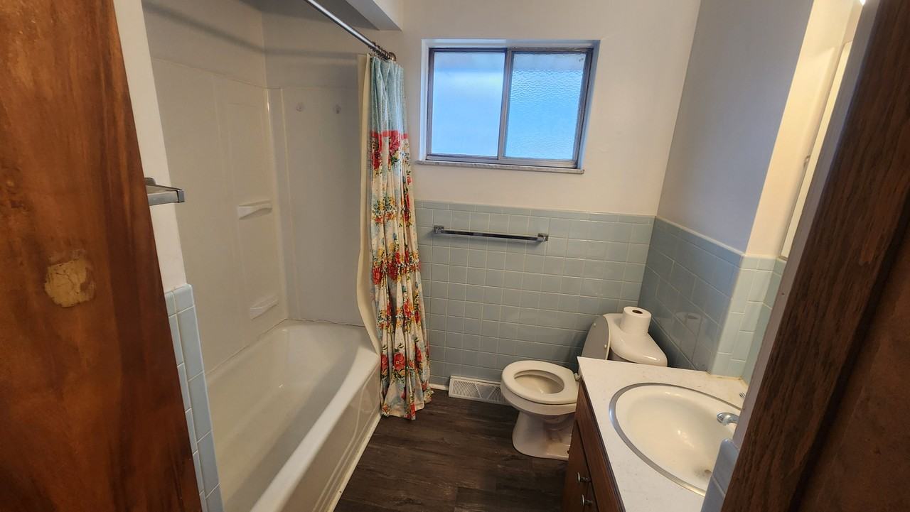 611 Gibbs Rd - Photo 7 of 12