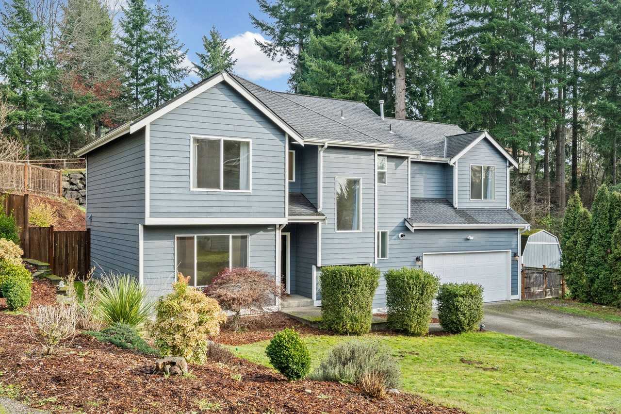 18131 85th St E - Photo 2 of 24