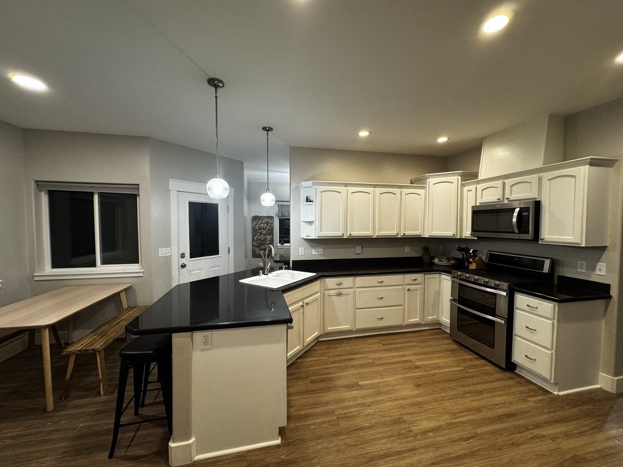 2469 S Paddock Dr - Photo 3 of 25