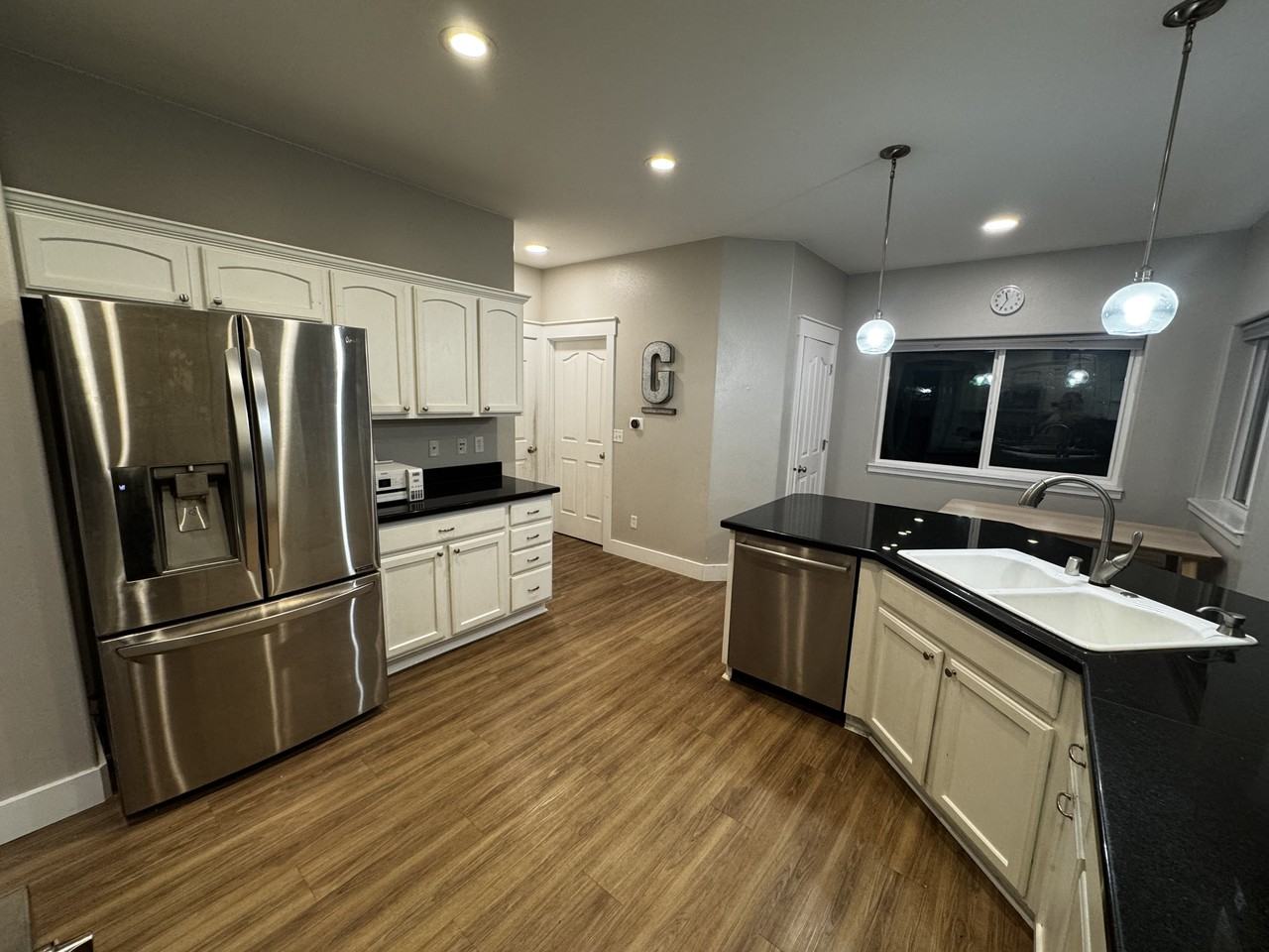 2469 S Paddock Dr - Photo 4 of 25