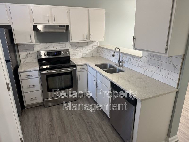 1827 Vintage Rd - Photo 2 of 13