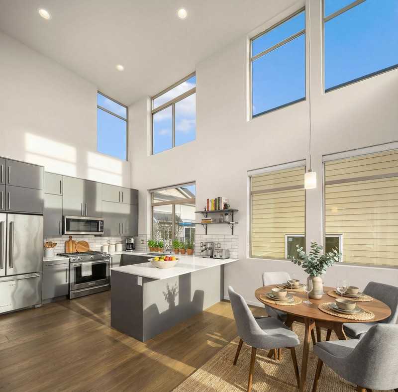 2222 Nw 62nd St - Photo 2 of 27