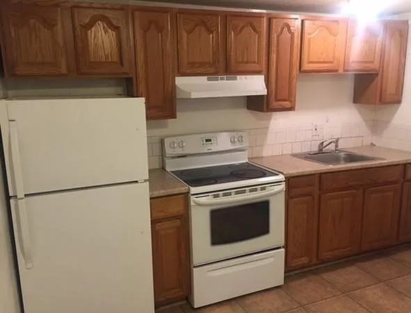 770 Cummins Hwy #3 - Photo 2 of 8