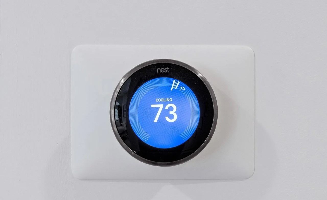 4630 Woodley Ave - Photo 3 of 8