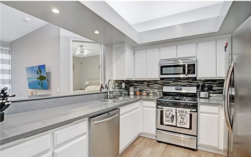 5151 Balboa Blvd - Photo 6 of 8