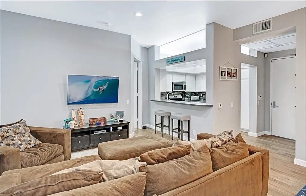 5151 Balboa Blvd - Photo 7 of 8