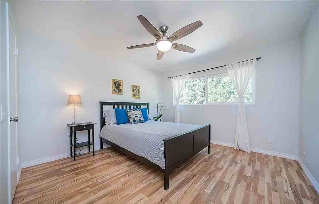 5055 Coldwater Canyon Ave - Photo 3 of 9