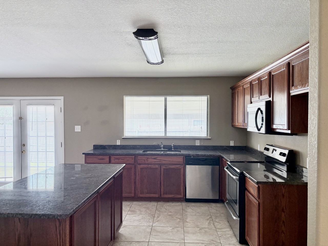 5121 Sherman Dr - Photo 7 of 23