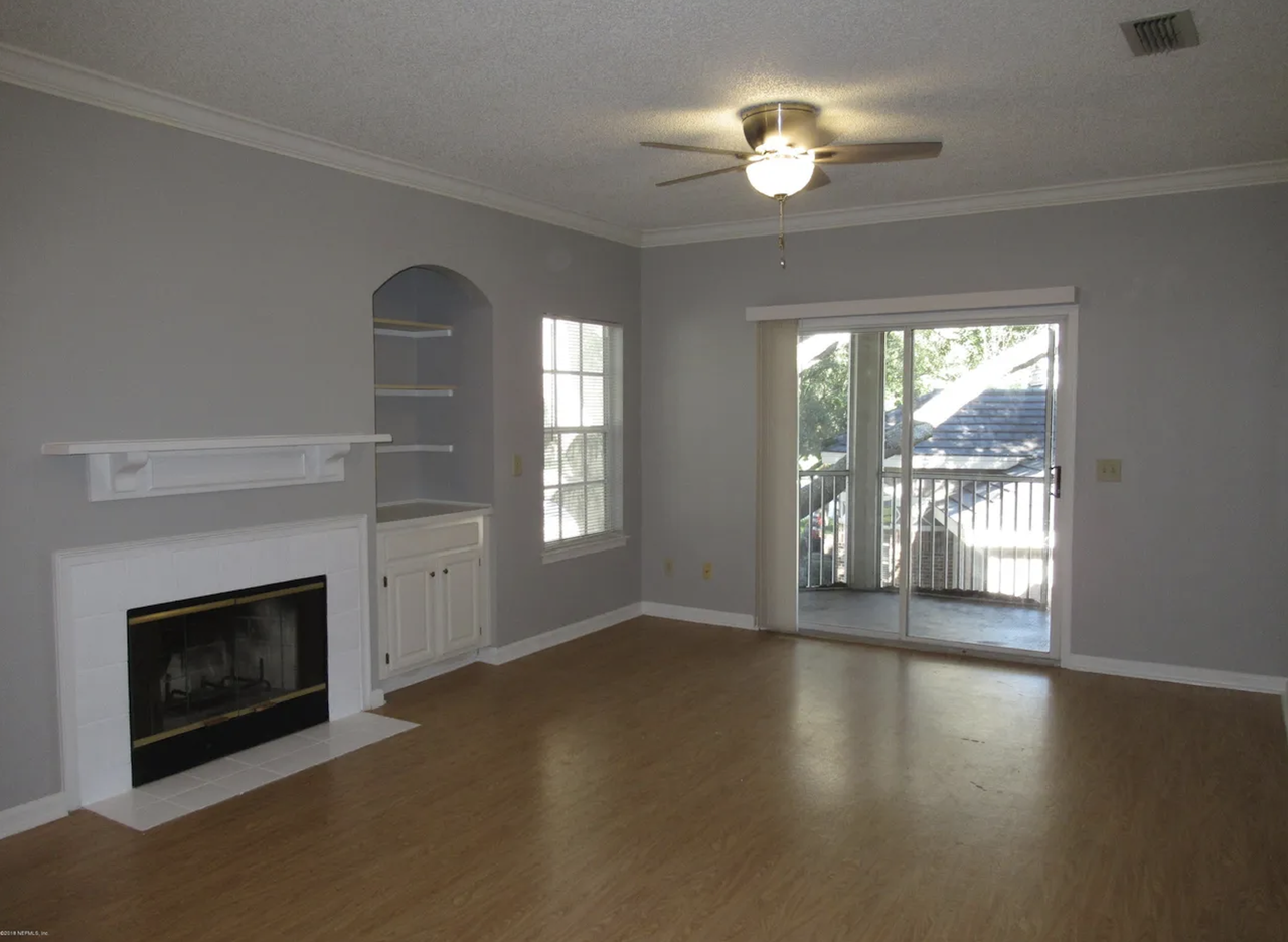 10000 Gate Pkwy N #1122 - Photo 2 of 9