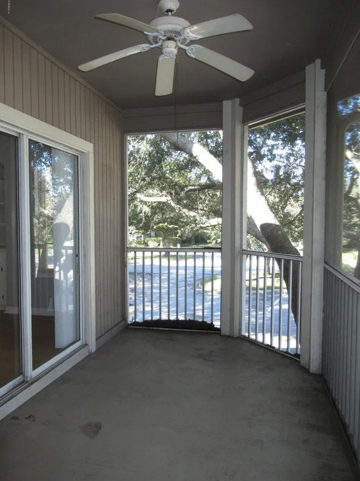 10000 Gate Pkwy N #1122 - Photo 6 of 9