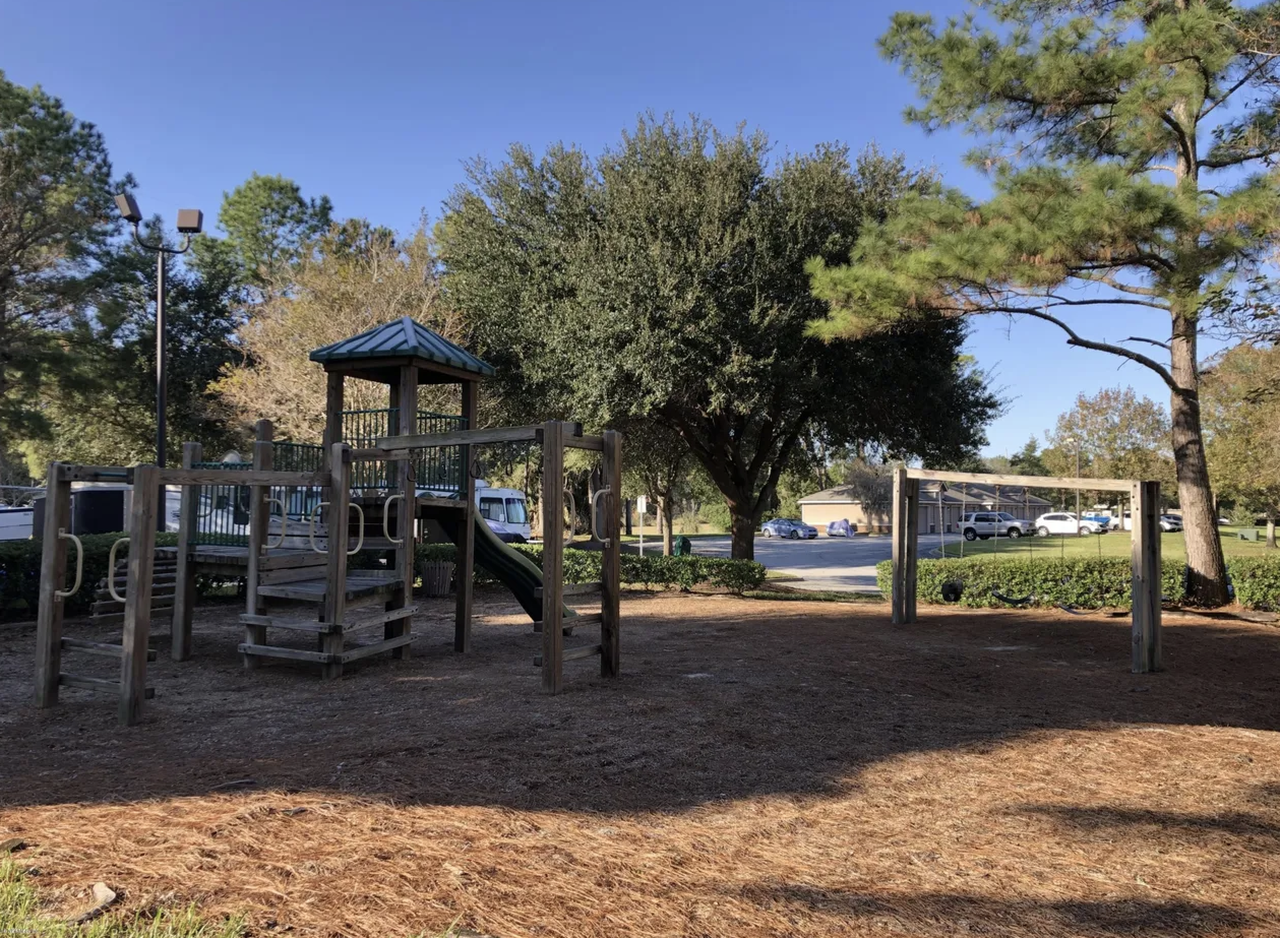 10000 Gate Pkwy N #1122 - Photo 7 of 9