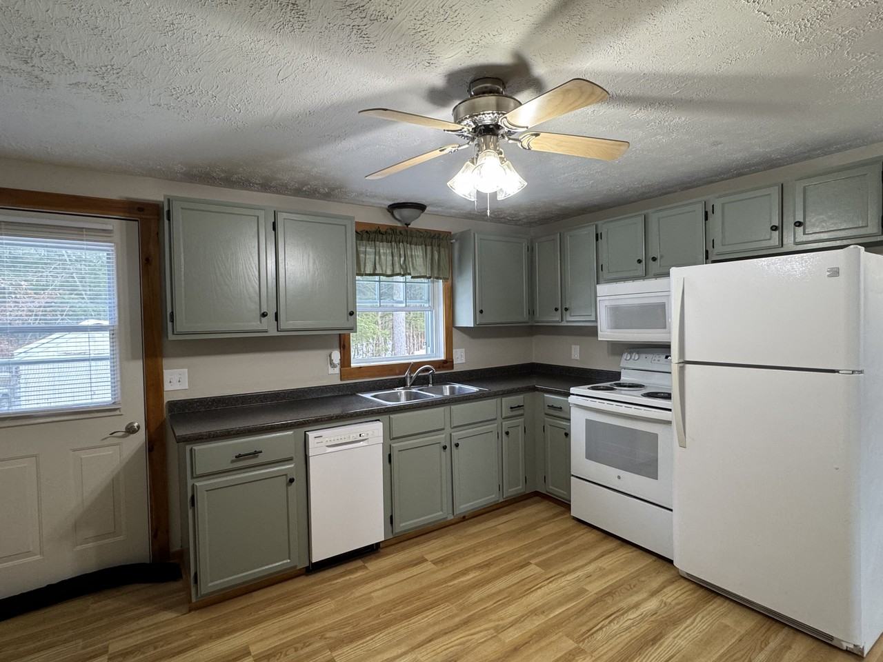 94 Lewiston Rd #4 - Photo 3 of 15