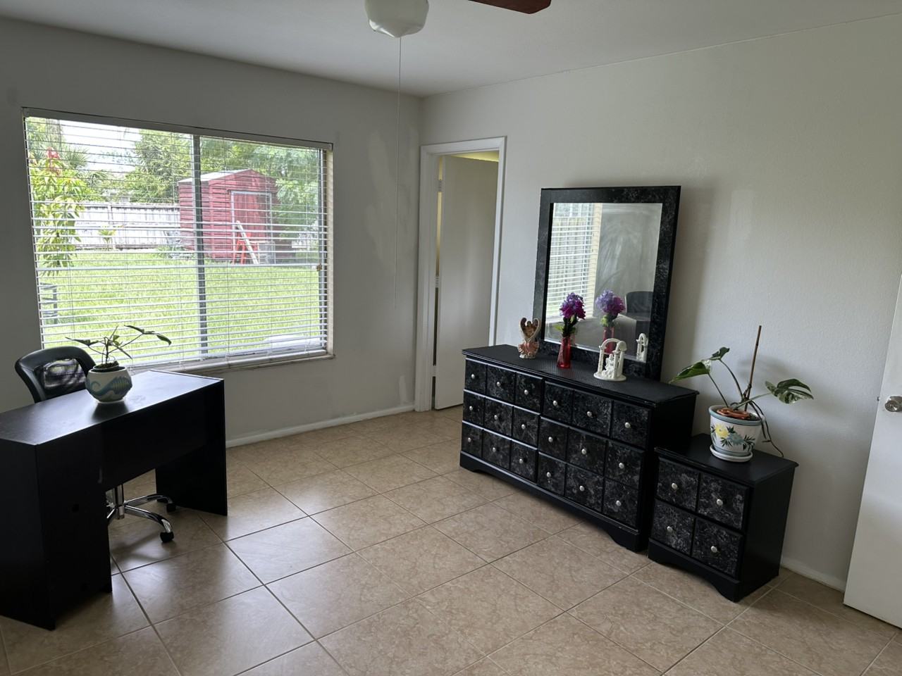 1690 SE Ridgewood St - Photo 4 of 5