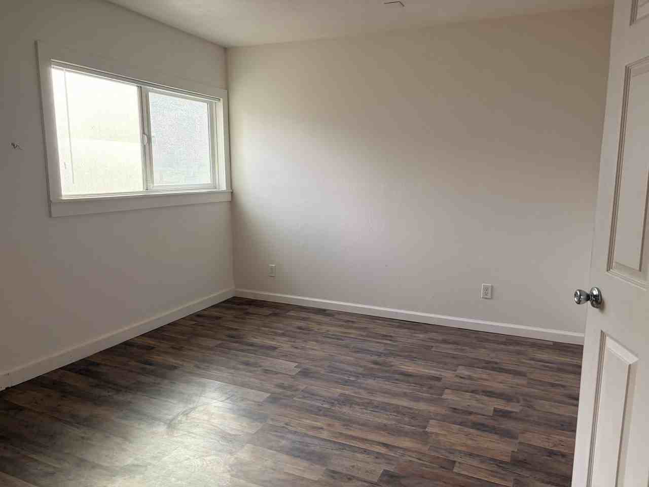 863 Atherton Ave #NA - Photo 5 of 12