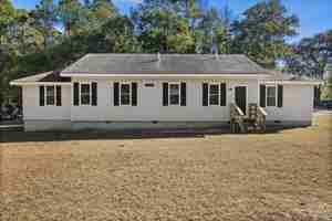 featured image of 501 E 4th St