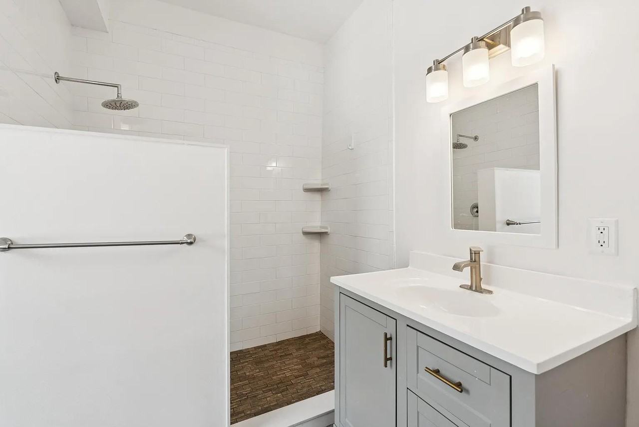 13 Atlantic St - Photo 7 of 20