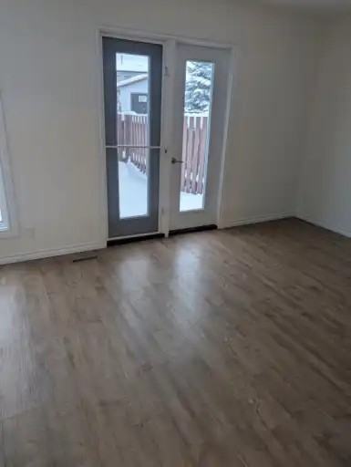 4 Pan Am St #4B - Photo 3 of 10