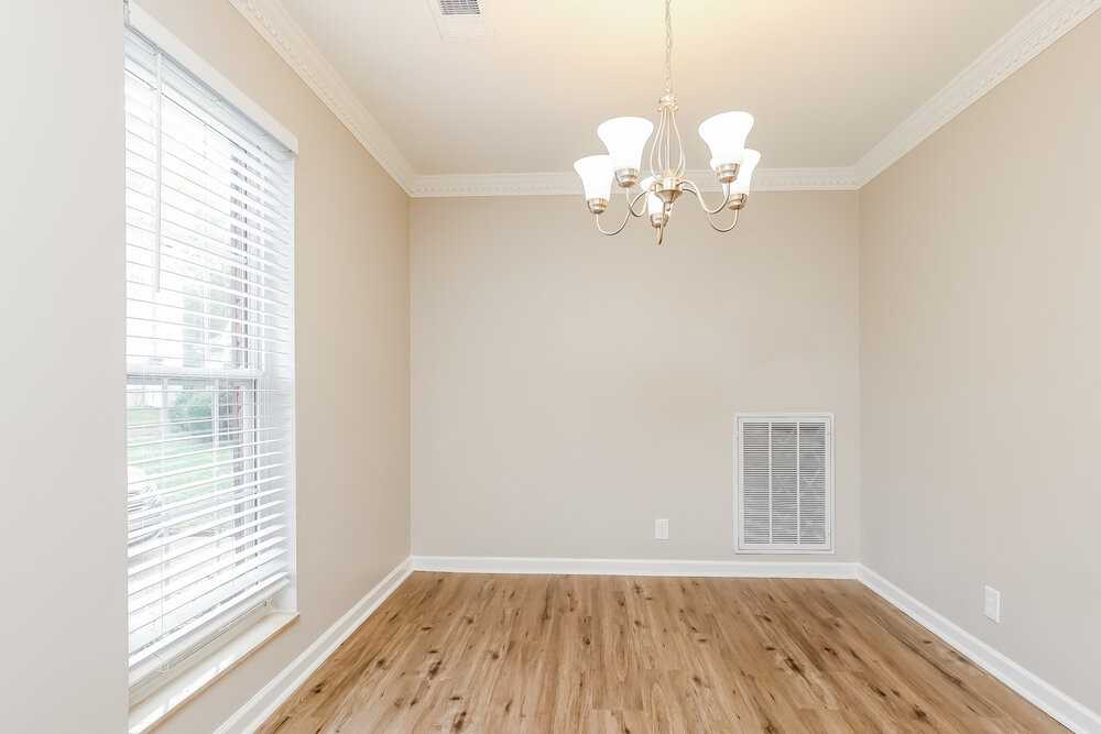 113 Brockhampton Ct - Photo 7 of 17