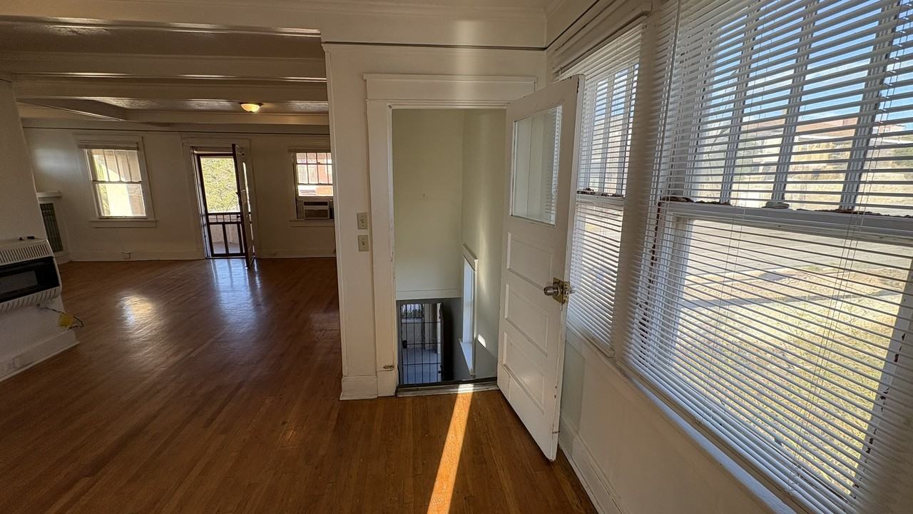 822 Prospect St - Photo 7 of 24