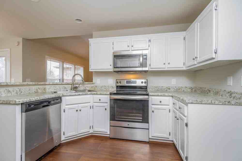 5333 Roxborough Pass - Photo 7 of 17