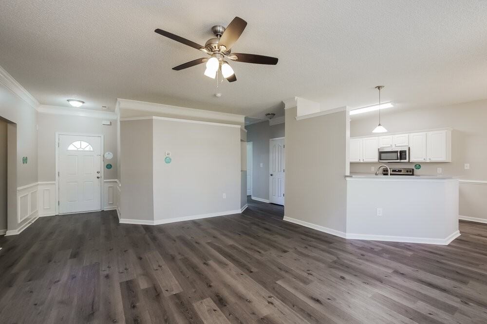 7021 Chieftain Dr - Photo 3 of 15