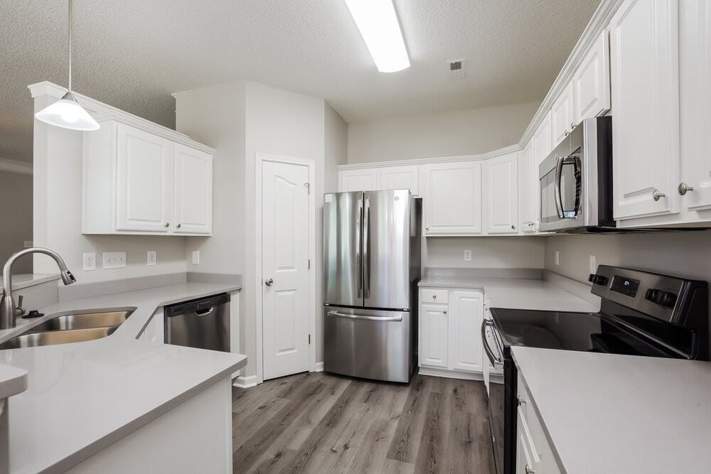 7021 Chieftain Dr - Photo 7 of 15