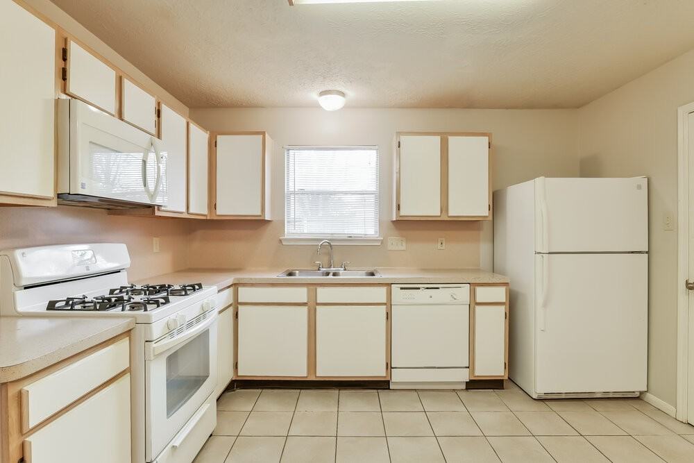 28907 Binefield St - Photo 7 of 15