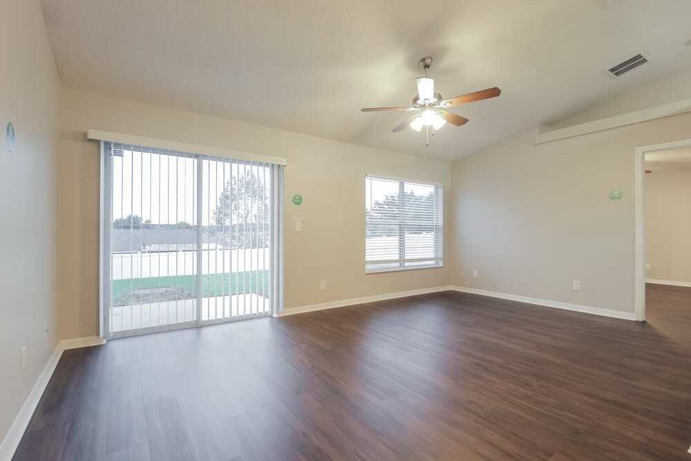 13448 Silverleaf Cir - Photo 7 of 16