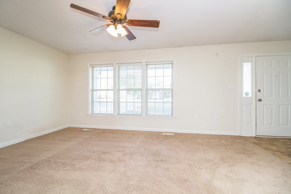 401 Wildwood Dr - Photo 2 of 15