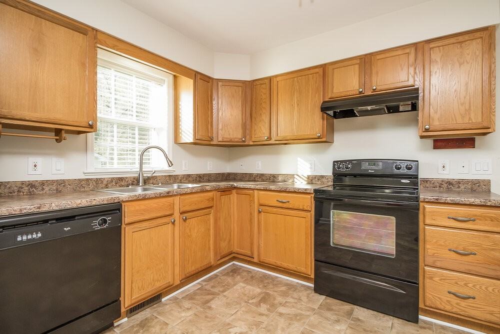 401 Wildwood Dr - Photo 6 of 15