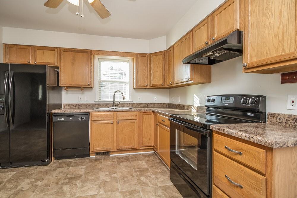 401 Wildwood Dr - Photo 7 of 15