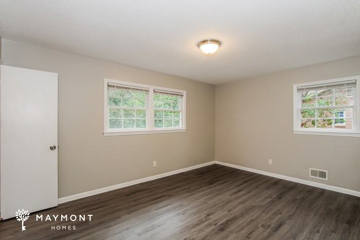 2324 Old Field Rd - Photo 7 of 13