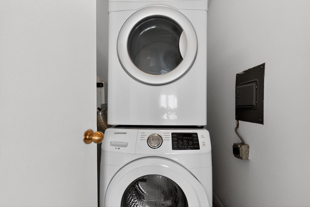 306 East Randolph Street - Photo 4 of 15