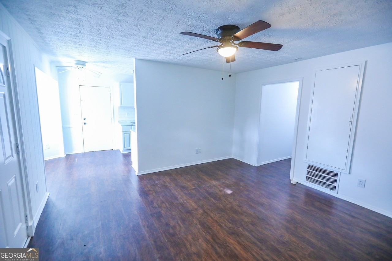 1967 Singer Way - Photo 2 of 25