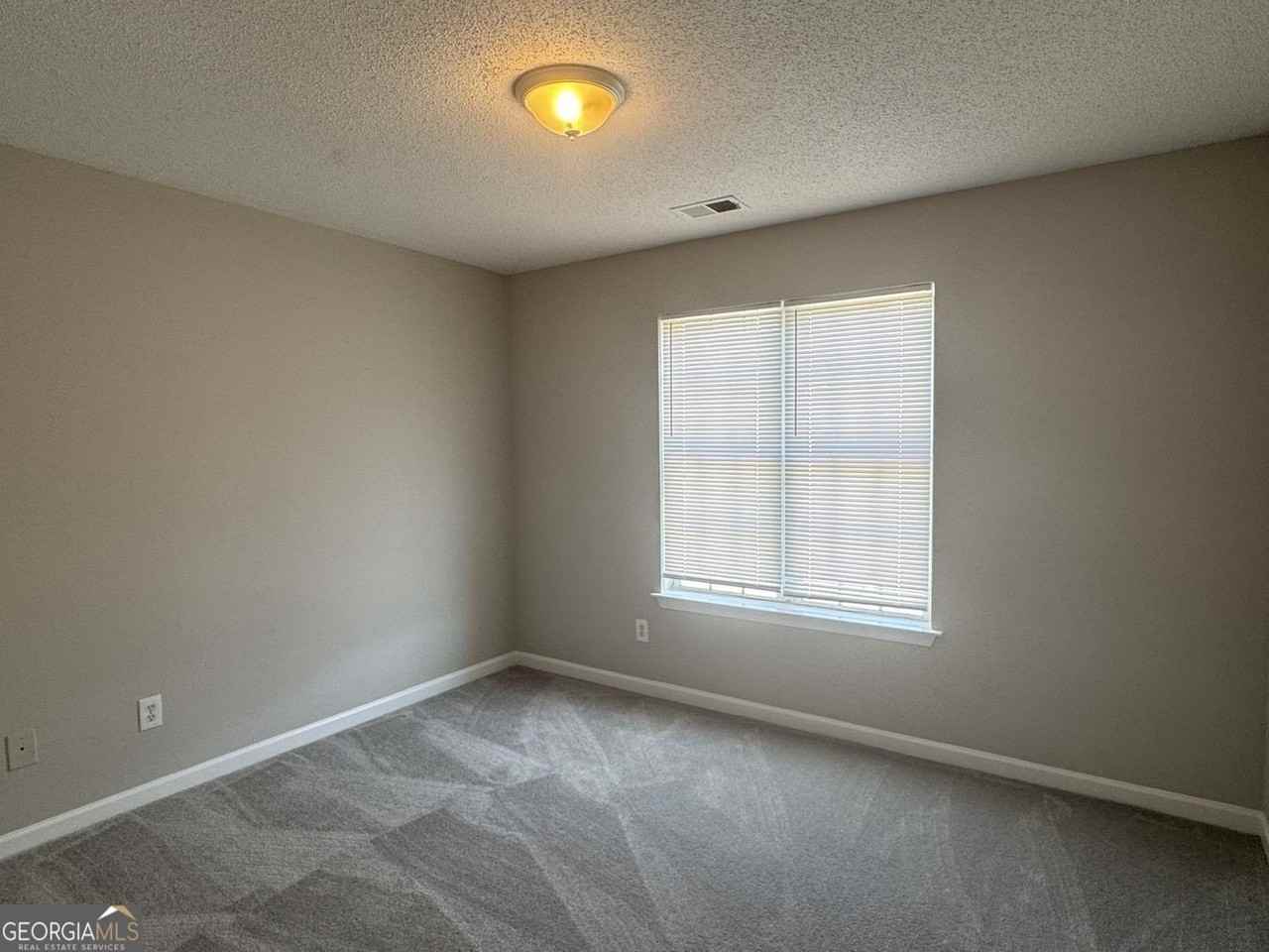 4044 Robin Cir - Photo 7 of 12