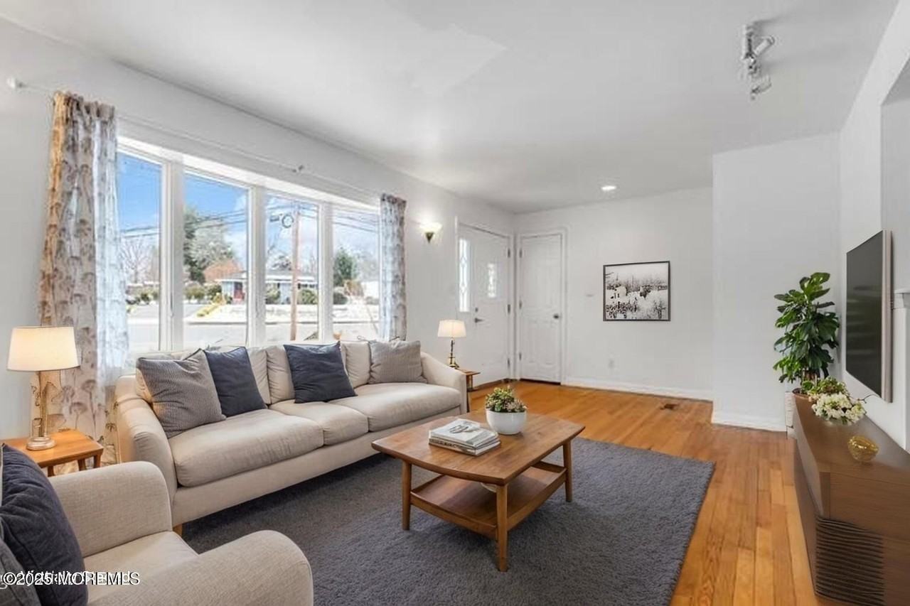 39 Melrose Ter - Photo 2 of 7