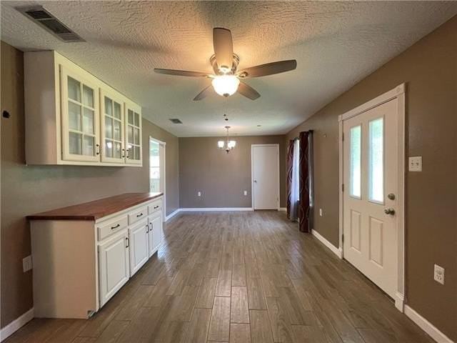 606 Saint Rose Ave - Photo 2 of 19